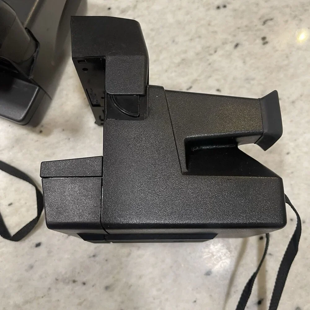 Vtg Polaroid One Step Close Up & Flash 600 Film Instant Camera W/ Strap UNTESTED